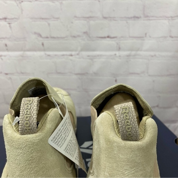 REEBOK FURY CHELSEA BOOT. beige suede leather material. Women’s running shoes 7 - Picture 7 of 15